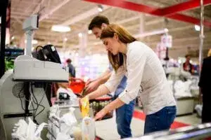 IVA cero en alimentos en México, beneficio fiscal para hogares y análisis del consumo.