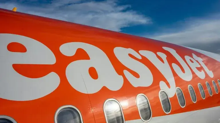EasyJet acepta una oferta preliminar de Apollo para adquirir la aerolínea y supera la propuesta presentada por Castlelake.