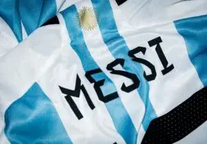 Lionel Messi fortalece el valor de marcas globales mediante alianzas comerciales e inversiones internacionales.