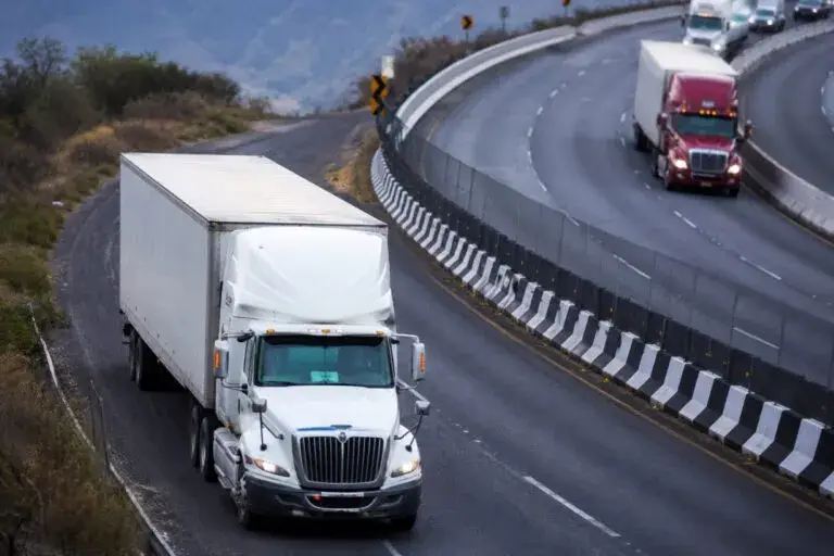 Empresas de Puebla modifican el transporte de mercancías para reducir riesgos de robos en carreteras.