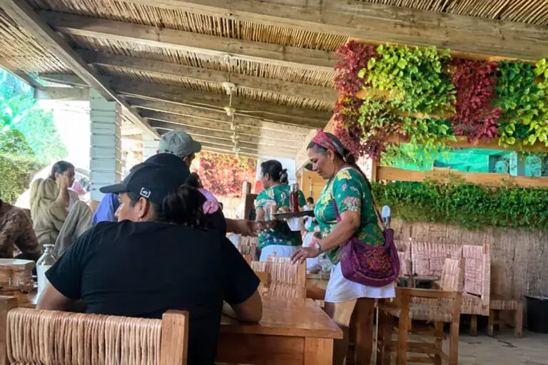Restaurantes de Acapulco esperan mayor afluencia y ventas por el partido de México durante el fin de semana.