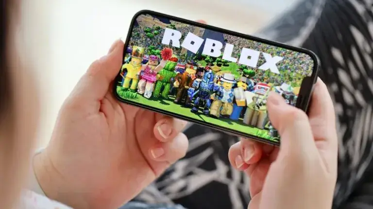 Roblox presenta Build, una herramienta de inteligencia artificial para crear videojuegos desde dispositivos móviles.
