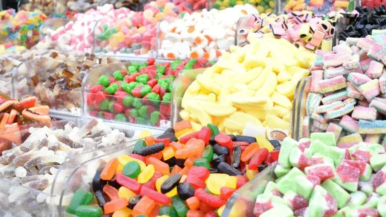 Tiendas de dulces crecen en Estados Unidos pese al bajo ánimo del consumidor y al aumento de los costos operativos.