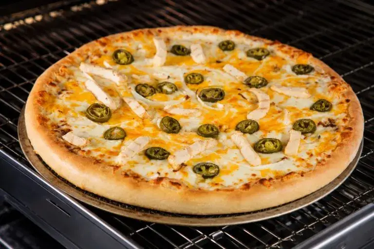 Vesuvio celebra 12 años en México con quesos artesanales durante la Expo Pizza y Pasta en Ciudad de México.
