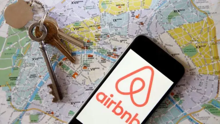 Airbnb acelera el desarrollo de productos con inteligencia artificial y prepara nuevas herramientas de búsqueda para viajeros.