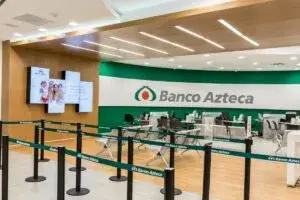 Banco Azteca impulsa atención médica y financiera para adultos mayores