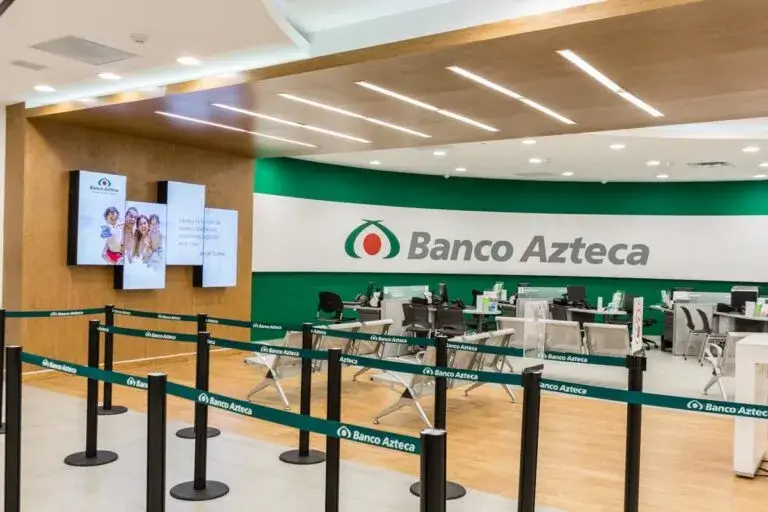 Banco Azteca impulsa atención médica y financiera para adultos mayores