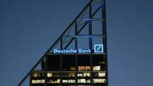 Deutsche Bank trasladará sus equipos de tecnología y operaciones al edificio YY de Canary Wharf, donde Revolut mantiene su sede mundial.