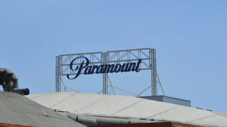 La fusión de Paramount y Warner Bros. Discovery podría provocar la pérdida de 4.500 empleos en la industria de Hollywood.
