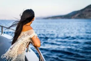 Cruceros en México movilizan millones de pasajeros y fortalecen negocios y servicios turísticos en destinos costeros.