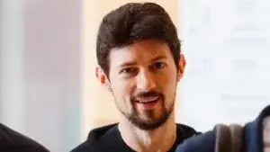 Pavel Durov enfrenta una orden de detención internacional mientras Telegram vuelve al centro del debate sobre moderación y seguridad digital.