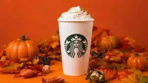 Pumpkin Spice vuelve al café como tendencia de otoño para impulsar ventas y nuevas experiencias de marca.