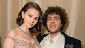 Selena Gomez enfrenta una demanda de inversores de Wondermind que alegan fraude y buscan recuperar el capital aportado a la startup.