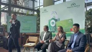 Banco Azteca lanza Protección de Riesgos Digitales ante estafas con IA