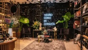 Casa Obsidiana Café combina artesanía, diseño local y gastronomía dentro de una experiencia cultural cerca de Teotihuacán.