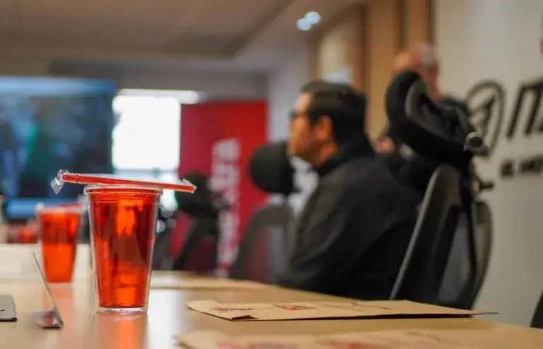 Elektra expande su red comercial ensamblando un millón de motos