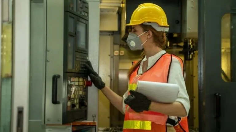 Equipo de protección personal certificado para mejorar la seguridad de trabajadores en empresas