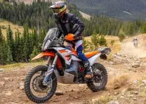 KTM recupera estabilidad financiera y confirma su compromiso con MotoGP mientras mantiene su equipo de competición.