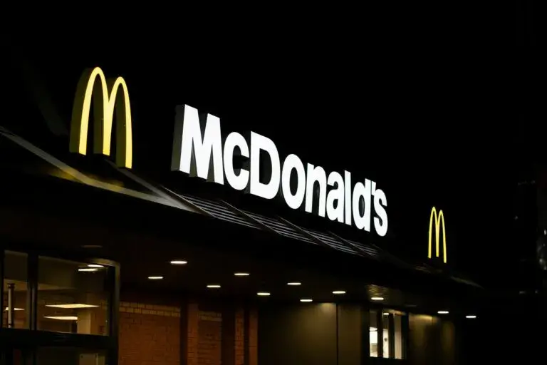 Entrega por dron de McDonald’s en Shanghái para transportar pedidos en cerca de diez minutos.