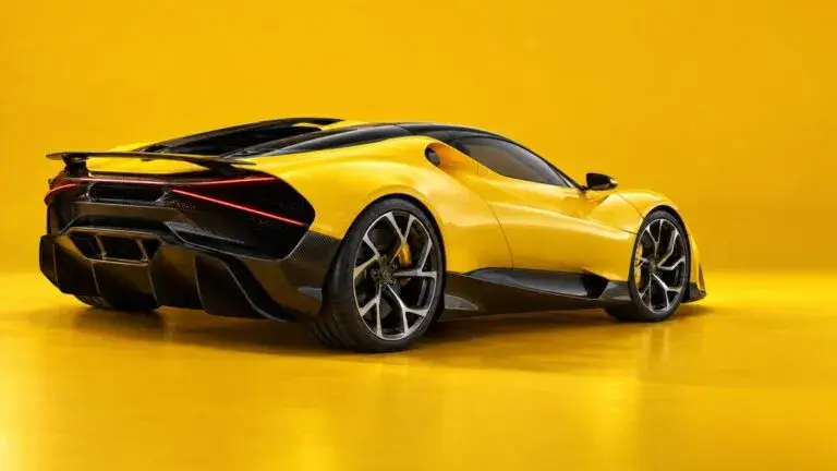 Automóvil deportivo asociado con la venta de Bugatti Rimac por 1,000 millones de euros y el financiamiento de pensiones de Porsche.