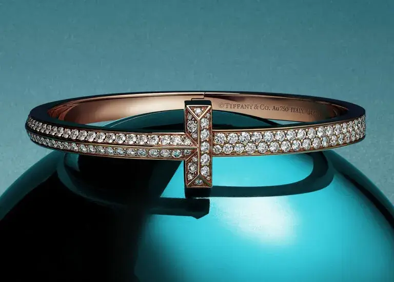 Tiffany impulsa su crecimiento con joyería icónica, nuevas tiendas y experiencias de lujo para conquistar nuevas generaciones.