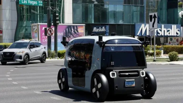 Zoox amplía su servicio comercial de robotaxis en Las Vegas con viajes desde y hacia el Aeropuerto Internacional Harry Reid.